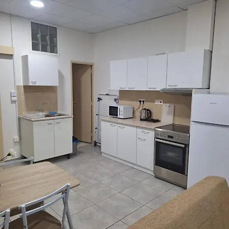 Apartment Terpsichore Apts Limassol
